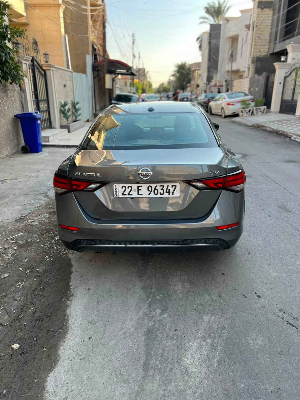 نيسان سينترا SV 2023*
مواصفات أمريكية 
حادثها تبديل جاملغ
صور الحادث موجوده

*التفاصيل:*

- *الموديل*: 2023

- *اللون*:نفطي 

- *المحرك*: 2.0 لتر 4 سلندر اقتصادي

- *الممشى*: 37000 كم فقط

- *الرقم*: اربيل

- *المكان*:بغداد الدوره

المواصفات 

*الأمان والراحة:*

- شاشة 8 انج لمس + Apple CarPlay + Android Auto لاسلكي

- كاميرا خلفية 

- حساسات خلفية

- رادار أمامي + نظام الفرملة الطارئة

- مثبت سرعة "كروز"

- بصمة تشغيل + بصمة أبواب

- تشغيل عن بعد

- 6 ايرباك

- حساسات ضغط الإطارات

*الداخل والخارج:*

- مقاعد قماش مميزة لفئة SV Plus

- تحكم ستيرن كامل

- تبريد لمس شاشة

-  لايت نهاري اوتو 

- مرايا كهرباء + تدفئة
 

- المكان: بغداد الدوره

 SV Plus 

شاشة، كاميرا خلفية، حساسات، رادار، بصمة، تشغيل عن بعد، كروز، كاربلاي لاسلكي، 6 ايرباك، جنط 16

*السعر: 145 ورقة* ***********

*السعر المطلوب: 145$ ورقة*

قابلة للتفاوض 
واسب 
***********
