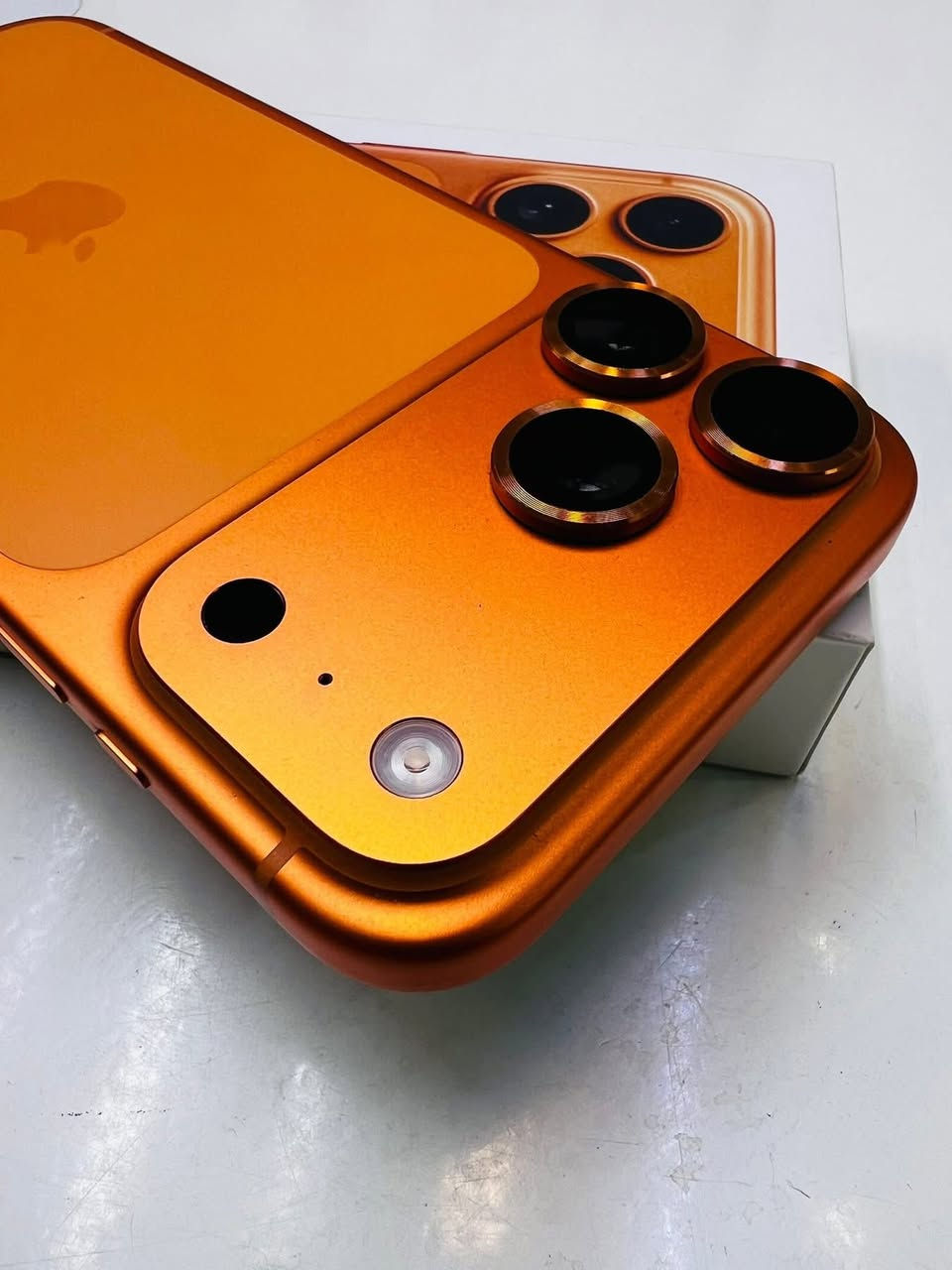 السلام عليكم 🫡
ايفون 17 بروماكس لون برتقالي 👍🏻

كامل ملحقات تك سيمكارت .

ذاكره 256 بطاريه 100 مكفول 100%  . 

((مليونين)) او مراوس 

علماً سعر الجديد 2300 اليوم 

مكان بغداد الشعب او جامع النداء 

***********
