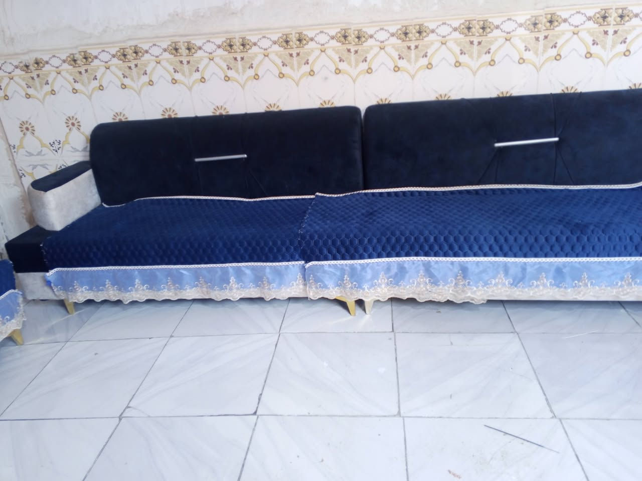 تخم عـشر نفــــرات نضيف مامكـــسر المـكان ناصريه حي الشهداء 
الرقـــم/***********
