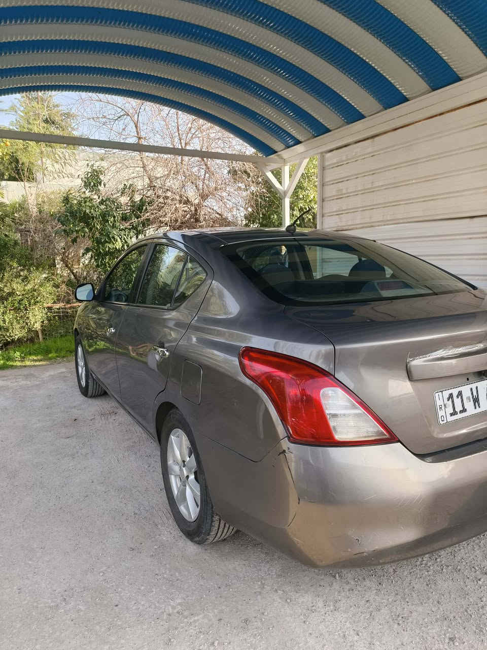 سلام عليكم ورحمة الله وبركاتة
نيسان فيرسا 2014 وارد امريكي سياره فول موصفات بصمه تايرات 4 جديد رقم دولي سياره ضربته بأمريكا ربع جاملغ جهت سايق وبل عراق ضربته موجوده بل صور و نقصه صبغ لضربه نقصه كومبريسر تبريد و تدفئه سياره محرك و كير نضيفات ابيعك شرط التحويل والسياره بسمي مصفره غرامات
رايده ب 75 ورقه وبيه مجال بسيط جدا حك الجيه الرقم ***********
