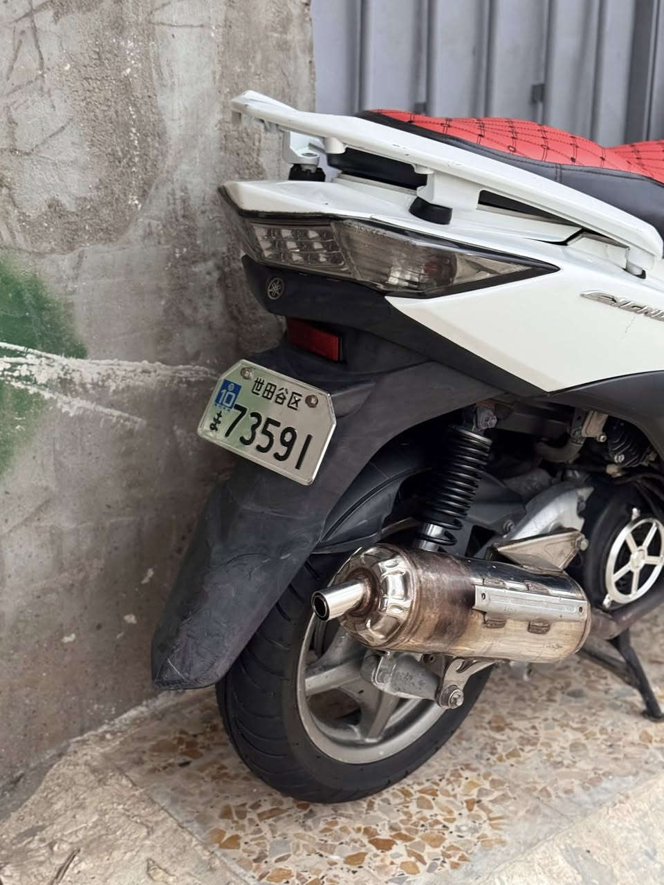 ‏السلام عليكم سكنس لد مكان الشعله سعر1200  وبيه مجال الرقم ***********
