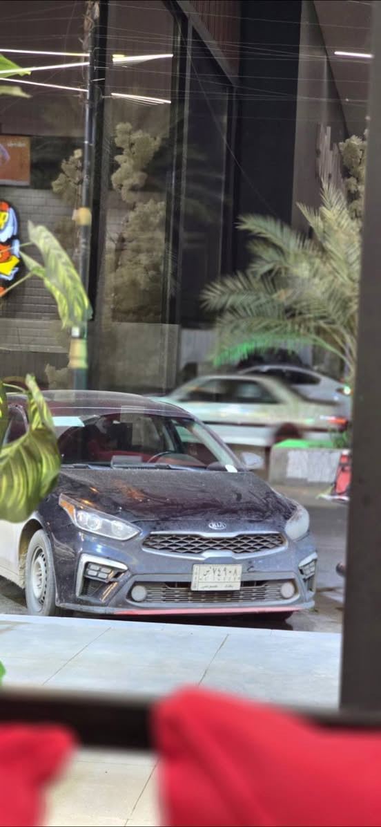 كيا فورتي 2021 (Ex) 
فول فتحه سلايت
السياره ماشيه 120 km
1 مكينه 2000 دوش 
2 كشنات تدفئه + ستيرن هيتر
3 نضام الشاحن الاسلكي للموبايل
4 رادار امامي خلفي
5 رادار جانبيه نقطه عمياء 
6 نضام القياده الذاتيه
7 قطعتين تبريد
8 نضام التوقف الذاتي عند التقرب للمركبه
9  انضمه قياده يكو. سمارت. سبورت
10 بك لايت لد 
11 سماعات السياره عاليه جداً بنضام Harman  
كيرهه At المرغوب 
حادث بنيد وجاملغ بيهه طخطخات بسيطه مكملهن باقي بس صبغ  وبيهه كتف مال مانع انزلاق ورادار متوقف يرادله تبديل 
السعر 130 
***********
