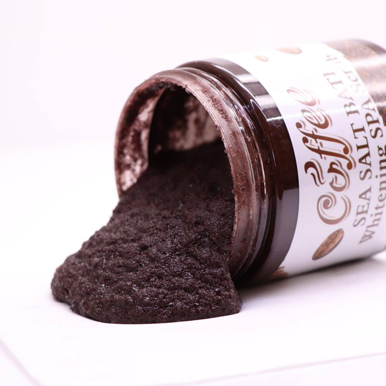 بدي سكراب القهوه الطبيعي للوجه والجسم 
من دكتور ماينير 💗
لعشاقِ القهوه وريحه القهوه🤎
هالـسكرآب الي متكونُ من بذور القهوه العربيه الخآم و پودر السدر اليمني ّ وزبده الشيا لبشره ناعمه ومتالقه 🖤
يساعد سكراب القهوه علي تنعيم البشره وتفتيحها و  مضاد سيلولايتْ قويِ يقلل من التشققات والخطوطِ . . 🤎🖤
يزيلّ الجلد الميت و الشعر المزعجُ تحتْ  الجلد ✨
مناسب لجميع انواع البشره ✨

🍃 طريقه استخدامه 🍃
خدي قطعه صغيره ووزعيها على كامل البشره مع الفرك 
ثم اتركي السكراب حتي يجف وقومي بعد ذلك بفركه واغسلي وجهك بمياه فاتره

Cosmetic_Yolland
______________________

                     #كوزمتك_يولاند 😍✌
    
للطلب والاستفسار مراسله الصفحه😊
     ☑او اتصل على الرقم التالي 👇
     ☑واتساب *********** 📲

#رابط_الانستكرام 👇😍

https://www.instagram.com/ywlndkmlyt/

#رابط_التلجرام👇

https://t.me/+SVD-T7_59qAwNTEy

#رابط_تيك_توك👇

https://www.tiktok.com/@yulaned2_?_t=ZS-8sx5XCN0yxd&_r=1

هذا موقع المحل 👇👇

https://maps.app.goo.gl/vwBeYkNaMfk8DF8m8

العنوان: العزيزيه شارع الأطباء شارع شيخ مجيد 

بأدارة سجاد عزيز الحجاحجه 

#اكسبلور #كوزمتك #معالج_شعر #واسط #بغداد #العزيزيه #الصويره #العراق #سوق_العزيزيه
