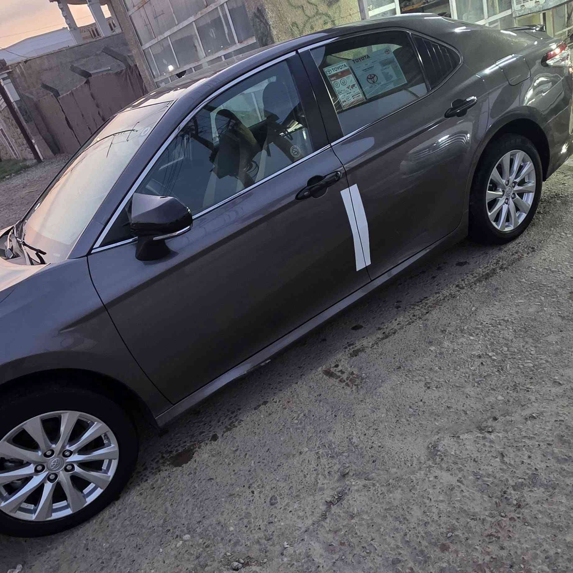 بسبب الوعود الكاذبه أعيد النشر
سياره كامري موديل 19
 مواصفات معروفه 
صبغ قطعتين فقط سونار مرفق 
١-مكينه كير خير من الله
تحكمات ستيرن
تدفئه بالكشنات 
-شاشه كبيره 
-مكينه ٤ سلندر 2500
رادار أمامي 
-عدادات سبورت
-صور حادث مرفق 
-سوناره موجود بال صور 
-وتم تنزيل السعر إلى 146 ورقه وبيه مجال 
-عنوان دجيل 
الاستفسار -على الرقم او اتصال ***********
