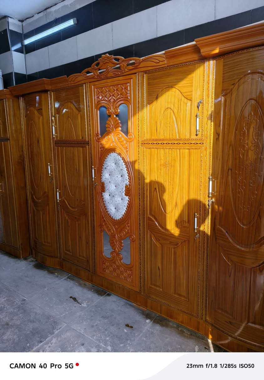 غرفة ٥باب مستخدمة شي قليل نضافتها 95/100اي ضرر مابيها شغل وسط زاوية كنتورية برتفاع الكنتور مكان بغداد فلكة حي النصر سعر ٦٥٠ ألف يوجد توصيل ملاحظة نشتري جميع أنواع الغرف العراقية فقط داخل بغداد ***********
