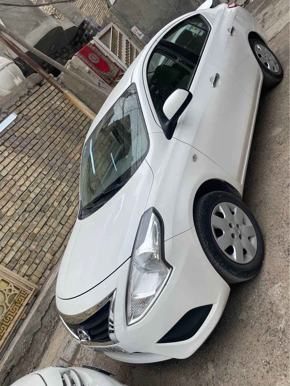 سلام عليكم 
نيسان صني هنديه مكفوله من كل شي بس شبر ونص بارد بالباب موديل 2024 رقم بغداد انگليزي وسعرها 113 ورقه مكانها بغداد العبيدي***********بيع فقط بغداد, العراق
