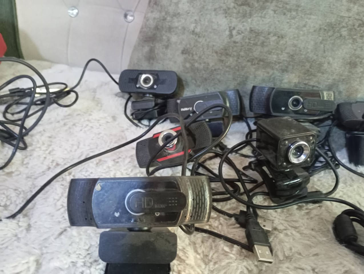 كاميرات للبيع عدد 90سعر الوحده 5الاف شلع
***********
***********
