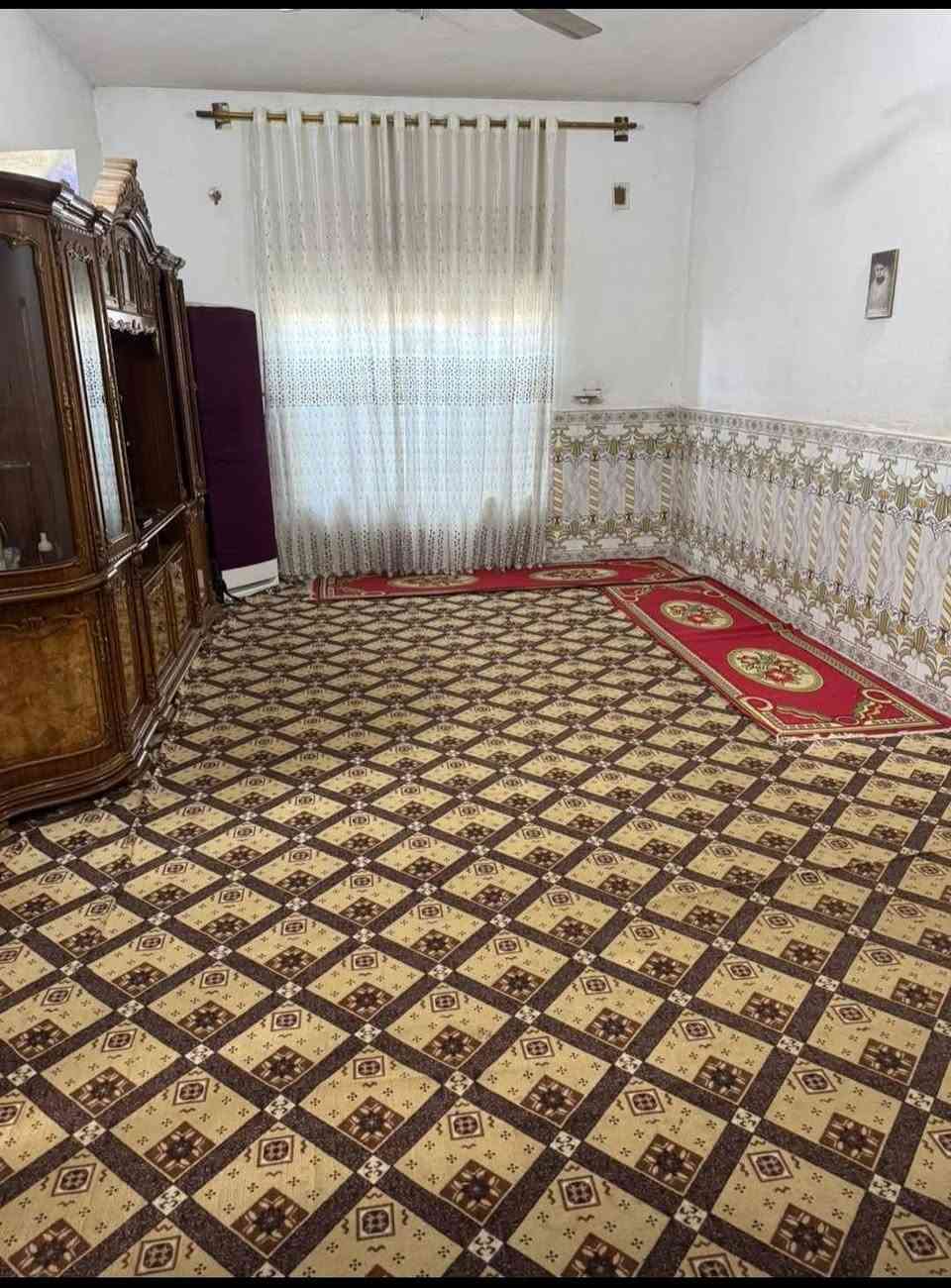 ألسلام عليكم بيت البيع كوت حي جوادين غرف نوم أثنين5×4صاله 9×5أستقبال 6×4.5  وألاستفسار ع هاذ رقمم
***********
***********
