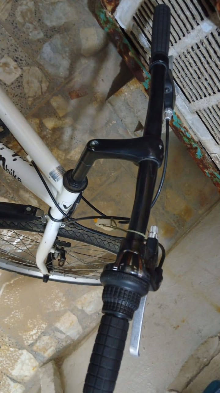 بايسكل للبيع نوعهc700 رياضي خفيف كامل مكمل نضيف ياباني ماركه بايك سستم كامل يدات عمري نوع اصلي شيمانو كله نضيف للبيع سعر 110بي مجال حجم 27 كشن يتنزل ويصعد تتحكم بي


**إذا كنت صاحب هذا الإعلان وتريد حذفه لأي سبب، رجاءا أرسل رسالة إلى الدعم الفني**