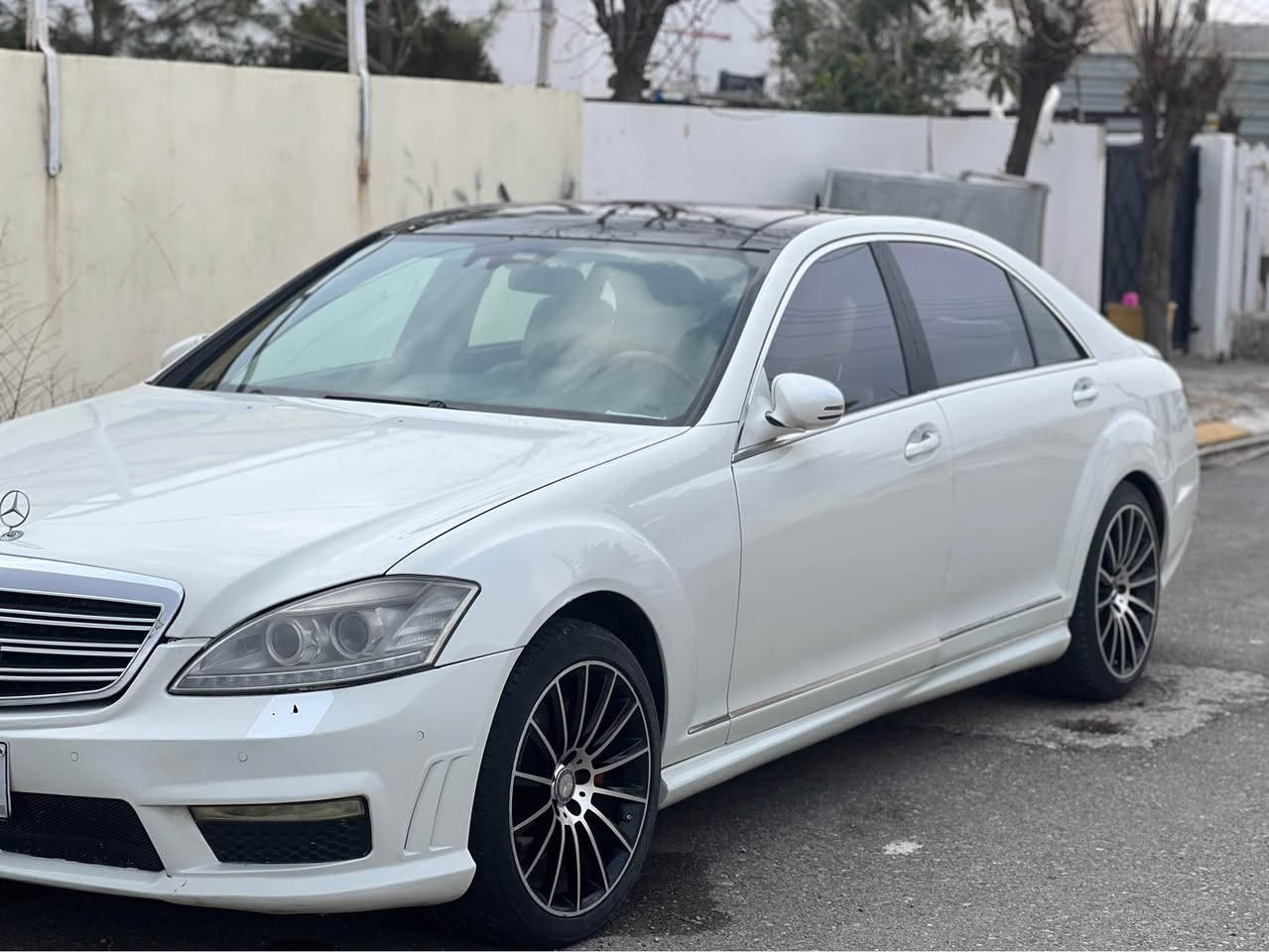 mercedes Sclass 550

مۆدێل 2009کراوەتە2013 قەپات مواسەفات درگا لارج پانۆراما هەرچوار کوشن ساردو گەرم و کارەبایی کوشن مەساج ڕادار ٥ پەردە سیستەم ساڵۆنسای AMG 

سەیارەکە مواسەفات خەلیجییە 

دوپارچە بۆیاخ عێراقی هەیە بێناو گرتن

کۆدی بۆکراوە

سعر ٩٥ شمشمل, السليمانية


**إذا كنت صاحب هذا الإعلان وتريد حذفه لأي سبب، رجاءا أرسل رسالة إلى الدعم الفني**