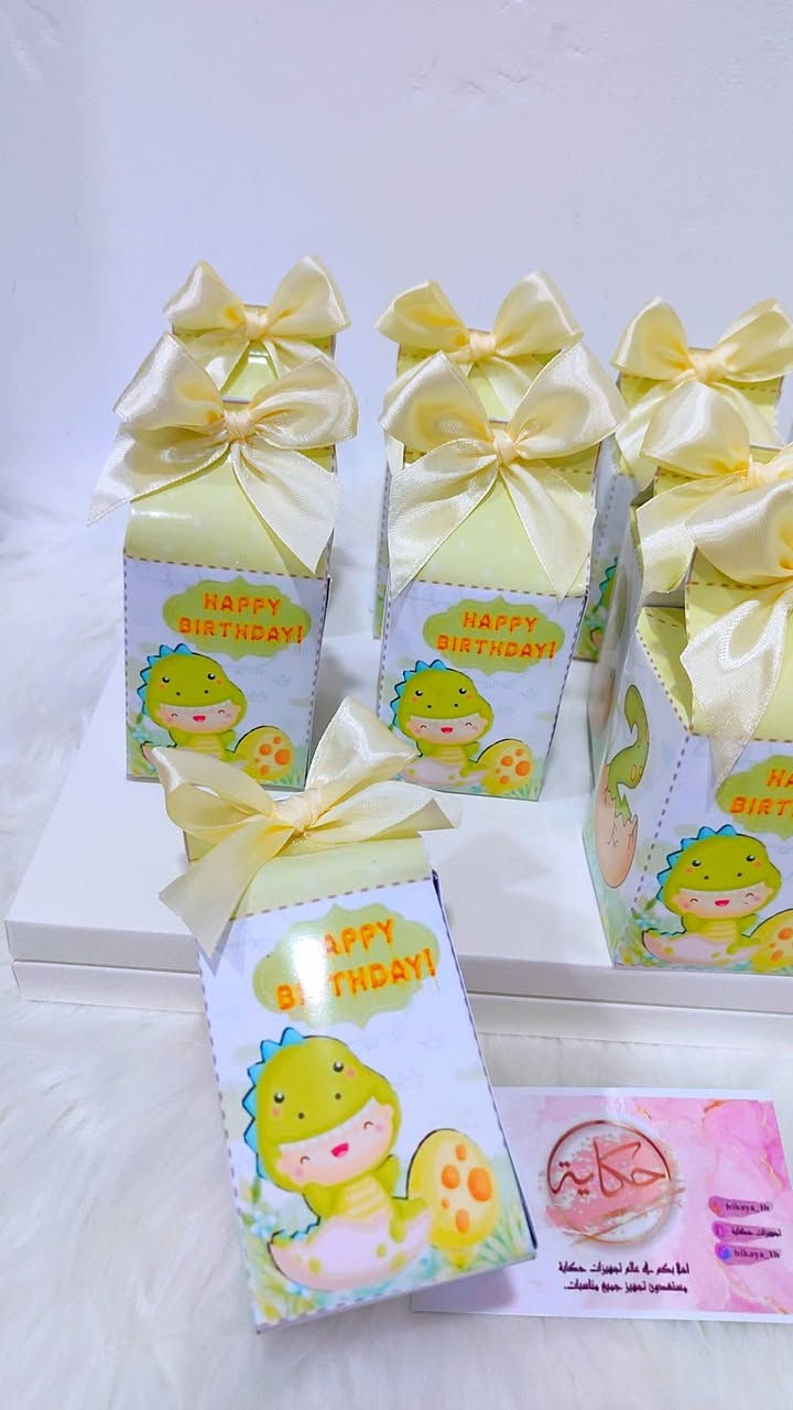 توزيعات عيد ميلاد 🦖✨ ثيم الديناصورات
خلي حفلة طفلك غير مع باكج متكامل ومرتب بأحلى تفاصيل 🥳💚
• 50 بوكس توزيعات مميز
• 30 مصاص بأشكال حلوة
• 30 كرت شوكولاه
• قالب حلوه بتصاميم ديناصورات 🦕
ألوان مبهجة وتنسيق يخلي الطاولة كلها حياة وفرح 🎉
جاهزين نخصصه حسب الاسم والعمر 💫
للطلب والاستفسار دايركت 📩
#توزيعات_عيد_ميلاد #ثيم_ديناصور #حفلات_اطفال #توزيعات #حكاية #تنسيق_حفلات #افكار_عيد_ميلاد #بوكس_توزيعات #حفلة_ولد


**إذا كنت صاحب هذا الإعلان وتريد حذفه لأي سبب، رجاءا أرسل رسالة إلى الدعم الفني**