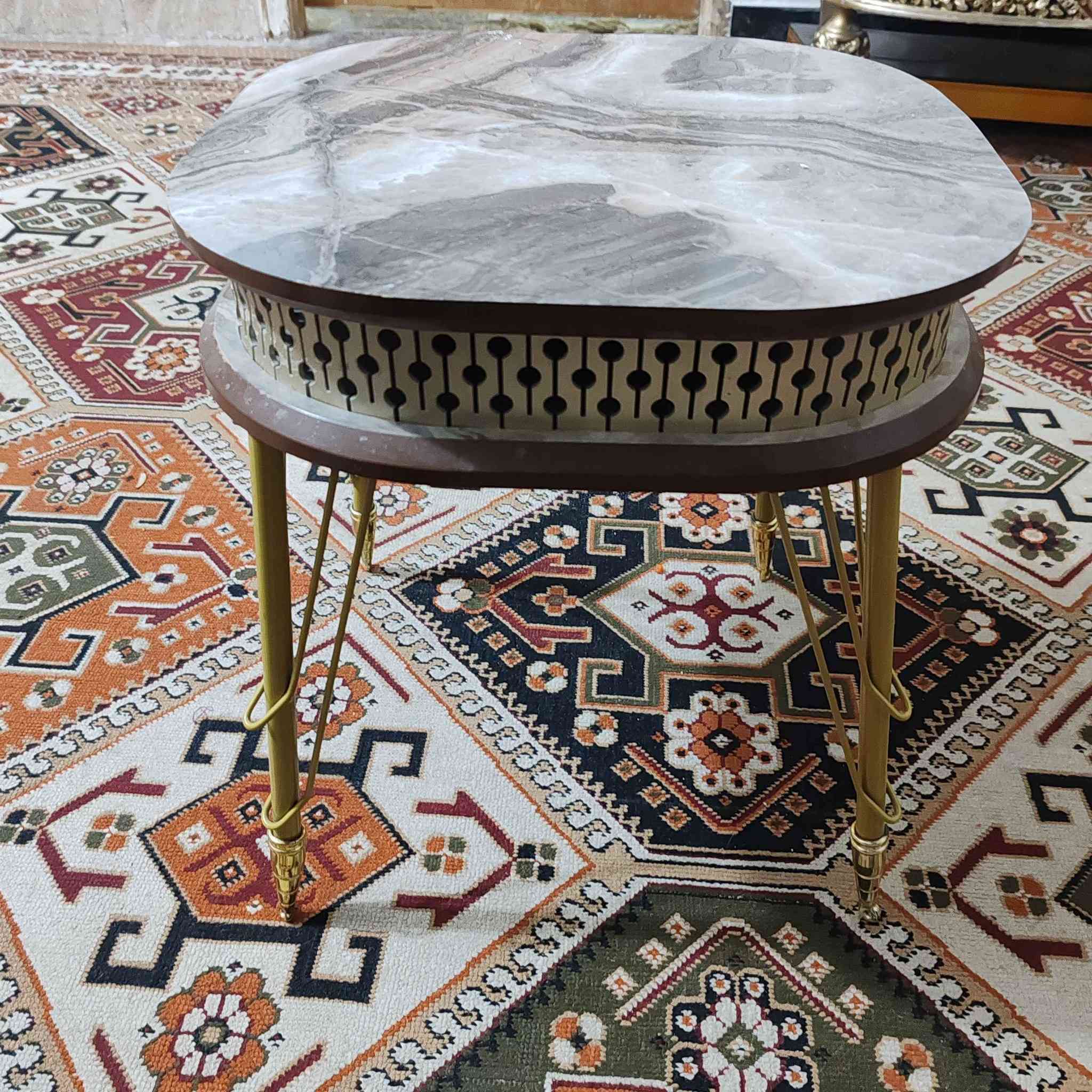 طبلات تخم طبله وسطيه و٤ طبلات صغار
مابيهم شخط القاعده مرمر قوي ونضيف
بس يحتاج الهن رجلين معوجات ويكعدن عدل النجف, العراق


**إذا كنت صاحب هذا الإعلان وتريد حذفه لأي سبب، رجاءا أرسل رسالة إلى الدعم الفني**