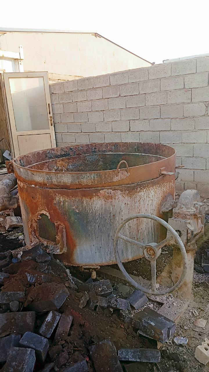 فرن صهر المعادن للبيع 
قطر البودقه 140 س م 
ارتفاع البودقه 60 س م 
ارتفاع العين 30 س م 
كوره كبيره
***********
