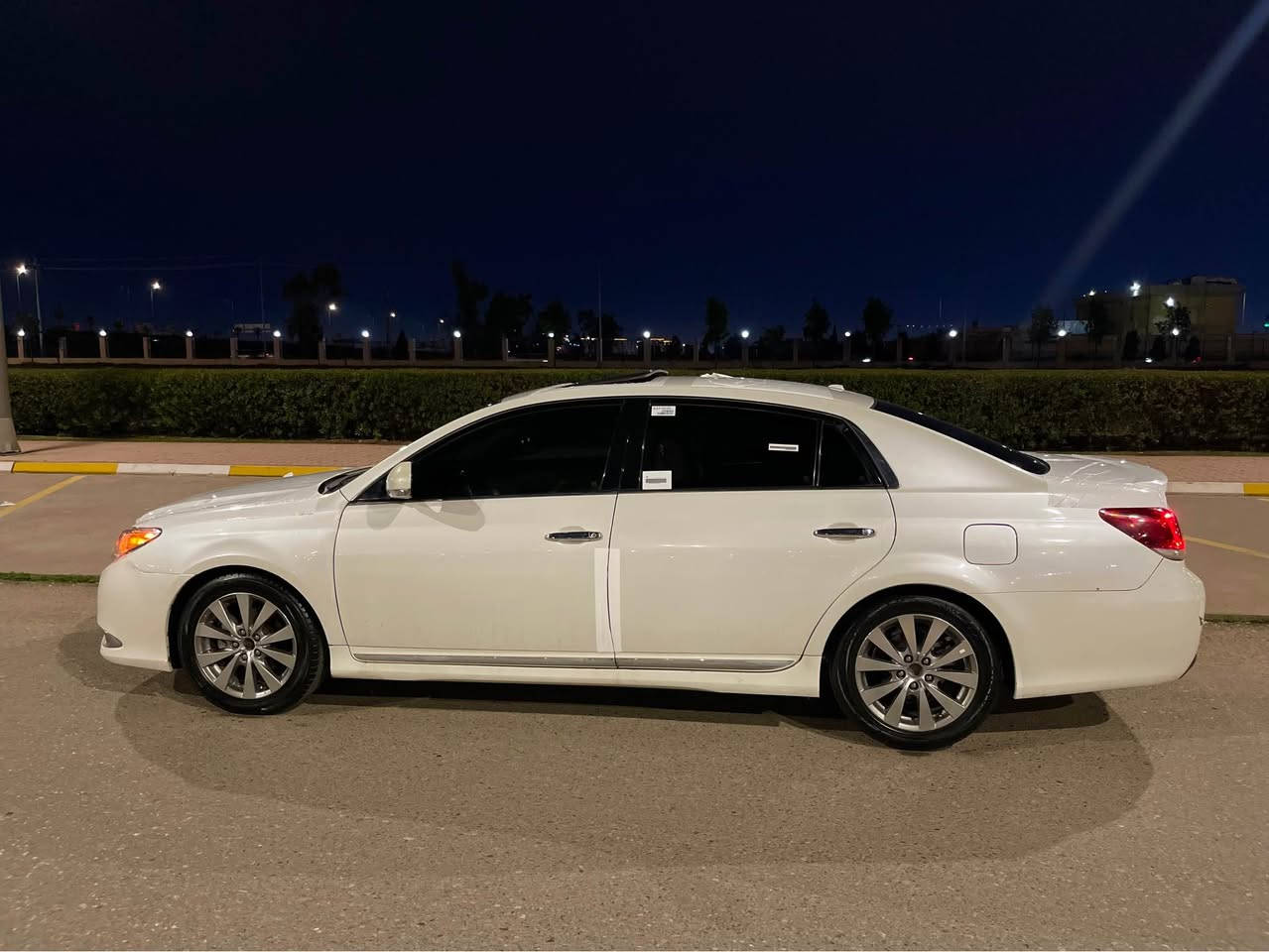 تۆیۆتا ئەڤەلۆن ٢٠١١ ئەمریکی بۆیاغ ئەستوور بۆیاغ هەڵ نادا 
مواسەفات فول فول ناو زەرد بەس بەسمە و پەردە نییە رەقەم و سەنەوی و هەزەی تازەیە تا ٢٠٢٨ بەناو خۆمە گێڕ و مەکینەی بەشەرت بەس کاسکێتم گۆریوە سەرف و بوخار و دوکەڵی نییە بەشەرت تازە پێش و دوایم داگرتوە چرکەی تیانییە ٣ پارچەی بۆیاغە جەمپێکی لای سەکنی هەیە و ٢ تەعدیل و کارتی هەیە سحری ١٥٧ گەڵایە گۆرینەوەش دەکەم بە شتێک بەدڵم بێت چرکە و ٢٠٠ دۆلار ببڕە سەیارەکە لە هەولێرە *********** أربيل, العراق
