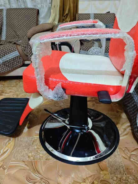 سلام عليكم ،كرسي صالونات نسائي ،نوعيه جيده جدآ، الكرسي جديد مجرد ركبنا للعرض سعره 225الف ،العنوان ابي الخصيب ،للتواصل وتس اب او أتصال،الرقم/*********** ابو الخصيب
