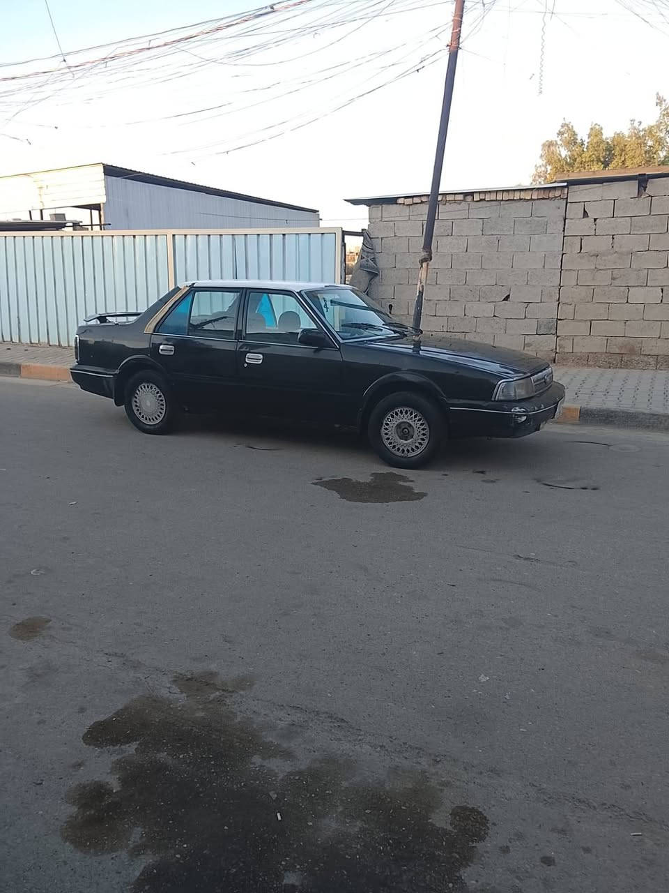 السلام عليكم سياره كيا للبيع موديل 94 سياره مقفوله من الضربه ومن الصبغ جير ومكينه خير من زيرو مكينه خير من الله تخم تاير رقم ديالى تحويل ثاني يوم مكان السياره بغداد الحسينيه السعر مالها 14 ورقه وسياره خير من الله كهرباته كلها شغاله جيشاتها كلهن شغاله ***********
