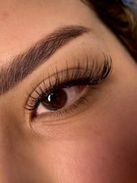 تنظيف بشرة • رموش طرفية • كميره