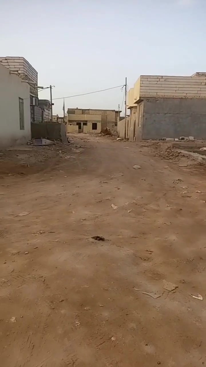 بيت هيكل للبيع حي الكرامه نهاية شارع العياده ***********
