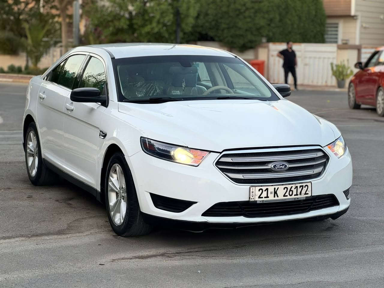 السلام عليكم..
فورد تورس 2017 مواصفات se 

وارد امريكي 

جاهزة من جميع النواحي

محرك ، گير ، تبريد

كله مكفول

 ضربتها صندوق ومبدل بأمريكا اصلي من الوكالة

كشنات كهرباء

لايتات زنون

صندوق بصمة

شاشة ، كاميرا خلفية

ماشية 95 الف مايل

مكفولة كفالة عامة و بأسمي تحويل ثاني يوم من يوم الشراء

السعر 133 ورقة وبيها مجال 

للتواصل 

***********

مكاني بغداد شارع فلسطين

صور الضربة في المنشور
