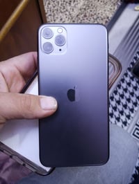 آيفون ١١ برو ماكس • نضيف • شاشة مبدلة