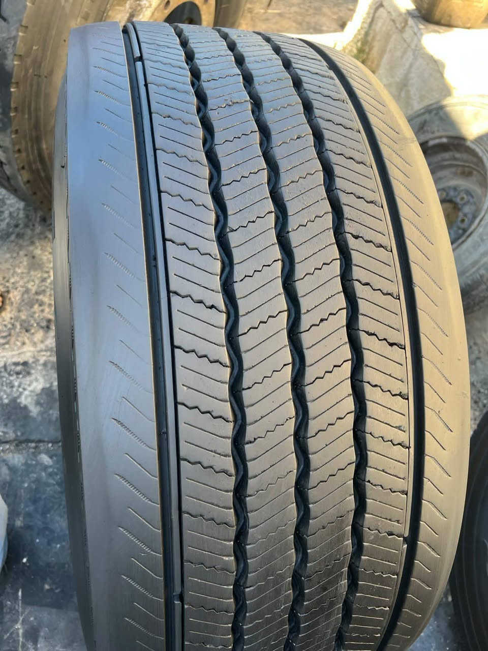 فردة بالون بيبي كونتنتال الماني مع جنطها تاريخ الصنع 25قياس 385/55/22.5تلفون 0780835987


**إذا كنت صاحب هذا الإعلان وتريد حذفه لأي سبب، رجاءا أرسل رسالة إلى الدعم الفني**