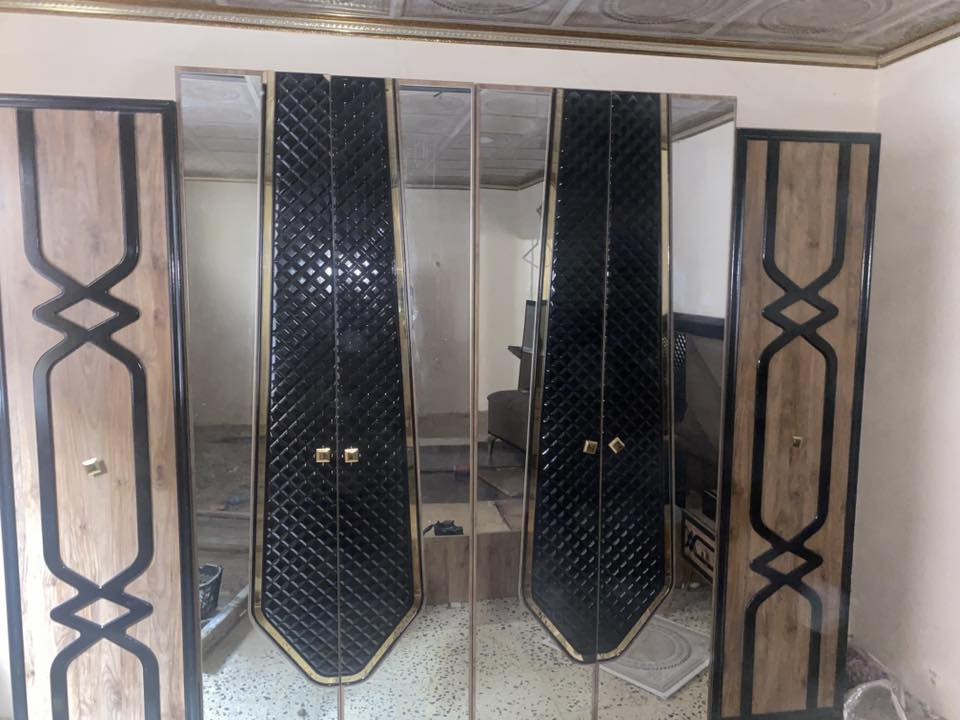السلام عليكم غرفه أخشاب للبيع الغرفه نضافه ٩٠/١٠٠ للبيع مكاني تكريت ///‭٠٧٨٨ ٣٧٥ ٧٨٣٧‬
