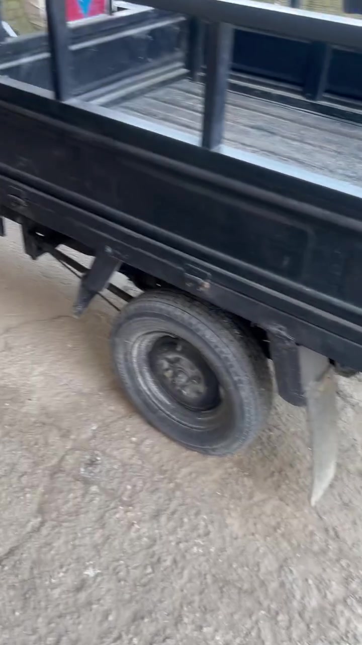 موديل 13 معمره تعمير قبل 3 اشهر من عمرته مكفوله كفاله عامة بس سنويته يراد تجديد سعر 1800 وبيه مجال مكاني سماوة رميثة ***********
