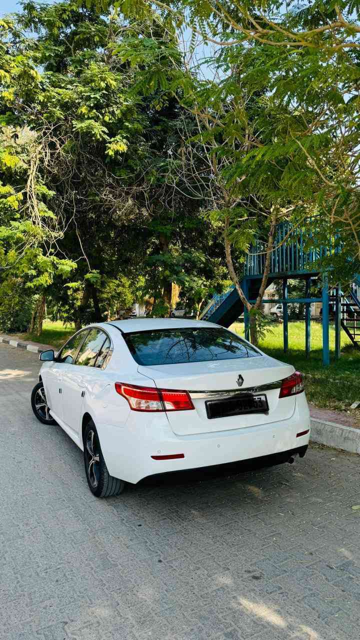 رينو سافران 2016
وارد خليجي  بيه قطعتين بارد فقط السيارة نظيفة و جديده كلش 

مكينه 2000 

بصمه 

ب اسمي رقم كربلاء ومكانه كربلاء 

سعره 98 وبيه شويه مجال 

رقم تلفون ***********
