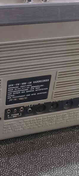 راديو ناشونال ياباني مع راديو مسجل روبن ديلوكس الماني للبيع *********** بصره معقل
