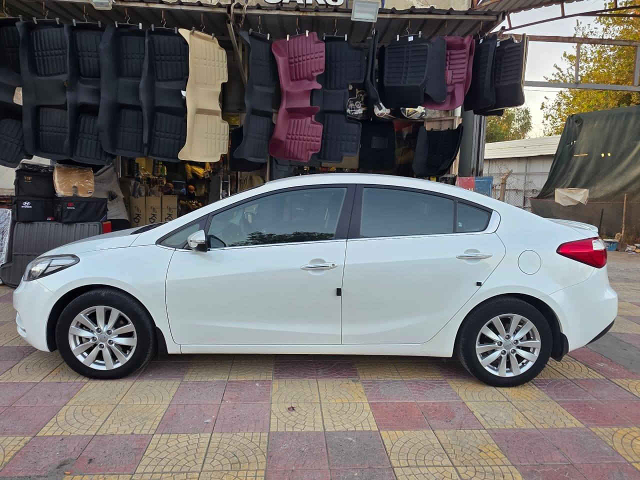 السلام عليكم
كيا سيراتو خليجي
موديل 2014
محرك 20 المرغوب
ماشيه 94
مواصفات نص فول
بدون صبغ بدون بارد
شرط السونر
رقم ا بيل
العنوان موصل الزهور
للاتصال،،،بيع فقط
***********
***********
اهلا وسهلا
