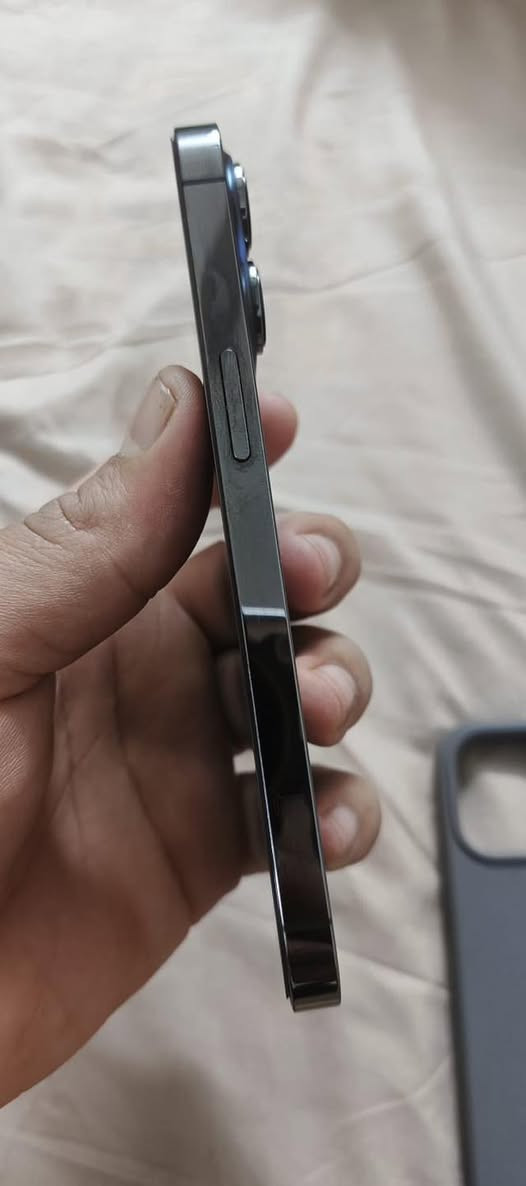 سلام عليكم ايفون ١٣برو فقط شرق اوسط  تك ماستر ذاكره ٢٥٦ نضافه ٩٩ بل ميه منكول ميه كفاله بطاريه ٨٥٪؜بلادي
للبيع ٥٥٠ 
عنوان بغداد الشعله
*********** ما عندي توصيل
