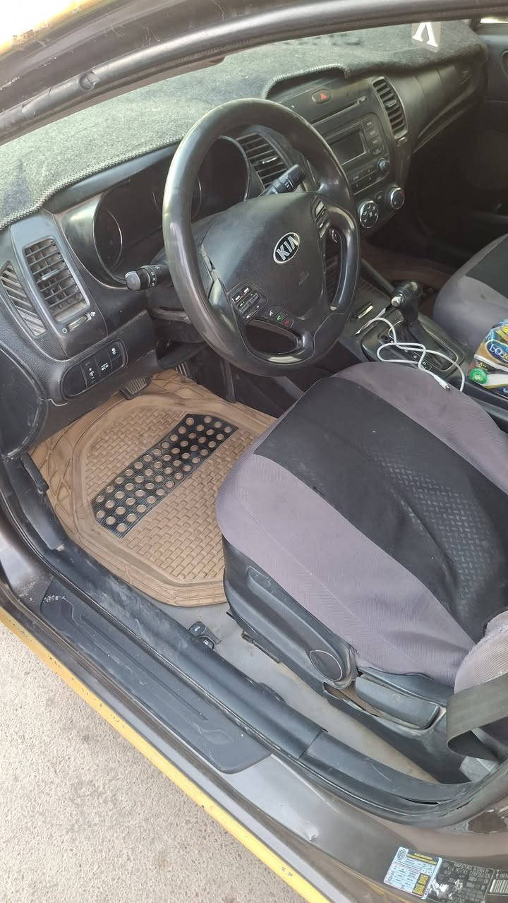 كيا فورتي 2015 مكفول كير ومحرك! مكينه 1800دوش السعر 95وبيها مجال العنوان بغداد شعب ***********
