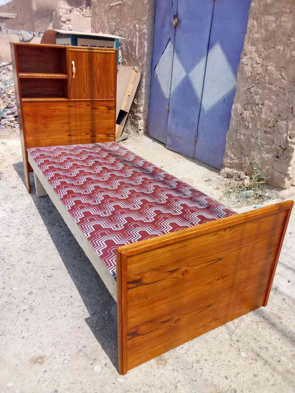 جرابي مكتبه حطاطه للاستفسار خاص او الاتصال 
***********
