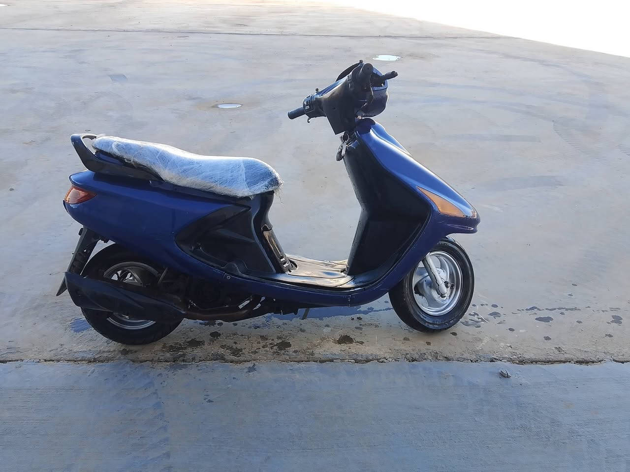 دراجه فراشه للبيع نضيفه مانقصه شي كله شغال  سعره 400 وبيه مجال مكاني كربلاء***********
