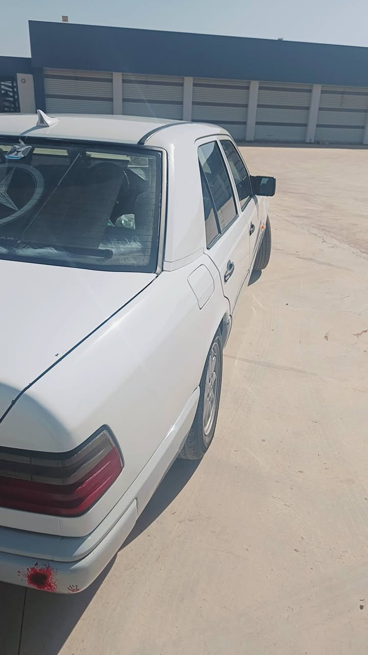 مارسيدس دب موديل 88 محدث 1992 ABS محور بطه 2500 ديلگو تبريد ثلج صبغ عام الجميله قواعد دبلات سلايمه بدون خياس  غرفتها جديد رقم اربيل  دولي سنويه  هزه لحد 2031 شرط تحويل وكاله سياره جاهزه سعر 62 بي مجال *********** مكاني كركوك
