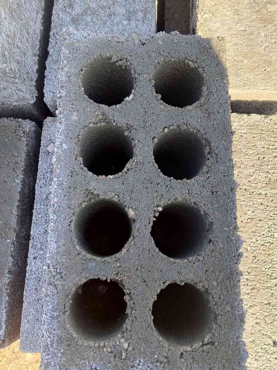 بلوك بناء الطول 34 العرض 18 سعرالالف واصل لجميع انحاء محافظة بابل 650 للاستفسار ،،،***********
