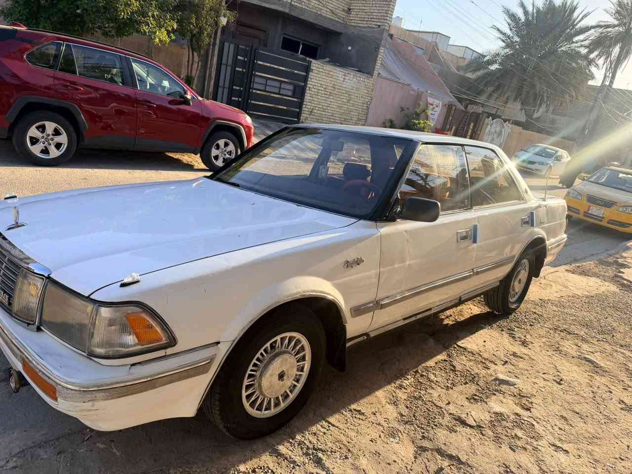 سوبر هارتوب علابلاد  موديل 1990 يسره بلادي رقم بغداد دولي هزه جديده سنوية لغاية 2027محرك ونجي ٢٤٠٠ جديد كير جديد   تبريد شغال ثلج تخم تاير سياره متعوب عليهه بيهه تراي للبصره
السياره بسمي نحويل ثاني يوم كهربائيات كله شغال 
سعر 45 ورقه وبيه مجال رقم ***********
مكان السياره بغداد القادسيه
