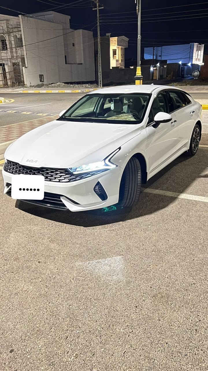 السلام عليكم كي فايف 23فول عدا لبنوراما سياره رقم بغداد بسمي ماشيه 53الف كفالة  عامه من كلشي السعر 225وبيه مجال قليل مكاني ناصرية الشطره الشراي يتصل عل رقم وبيه خير ويدلل ***********
