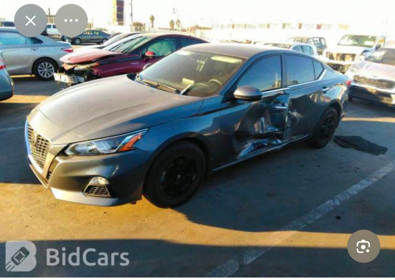 نيسان التيما للبيع موديل 2020 s رقم سليمانيه
السعر 133$ او بيه مجال 

السياره ضرره بابين بدون تكم او اي شي مبدلات البابي او بيه فعصه خفيفه بنفس البابي مال ضرر 

السياره نظيفه او على ايدي صوره الحادث بالمشنور مال امريكا 

طبعا 

دهن كير جديد 

دهن محرك جديد 

تايرات جداد الزوجين 

الدسكات جدد

الكير والمحرك على كفالتي 

للتواصل فقط على الرقم 

مكاني ديالى الخالص 
***********

