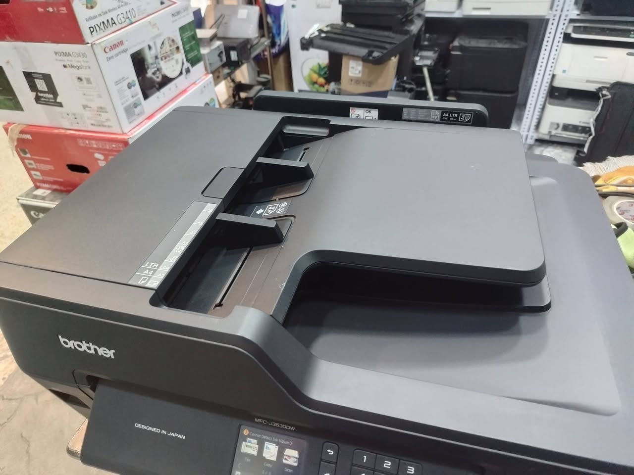 السلام عليكم عندي طابحه brotherMFCJ3530dw نظيف عداد طبح  2511 مواسفات  فاكس وافاي فيده ر سكانه ر وه جهين توصيل كل معفظ عيراق سعر 380000 الف.     ***********  ***********
