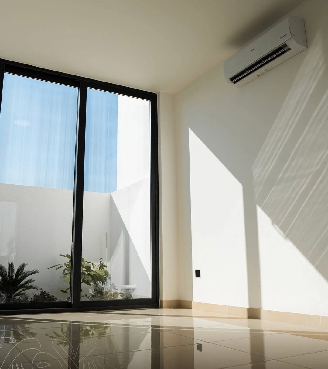 عرض مميز جدا للبيع 200متر طابق واحد غرفتين نوم  هليز  ابيض ورصاصي جاهز موقع شارع 16متر مع قرض 80 مليون بسعر مناسب جدا للستفسار التواصل على الرقمم
***********
نستقبل جميع عروض البيع والاجار داخل المجمع
