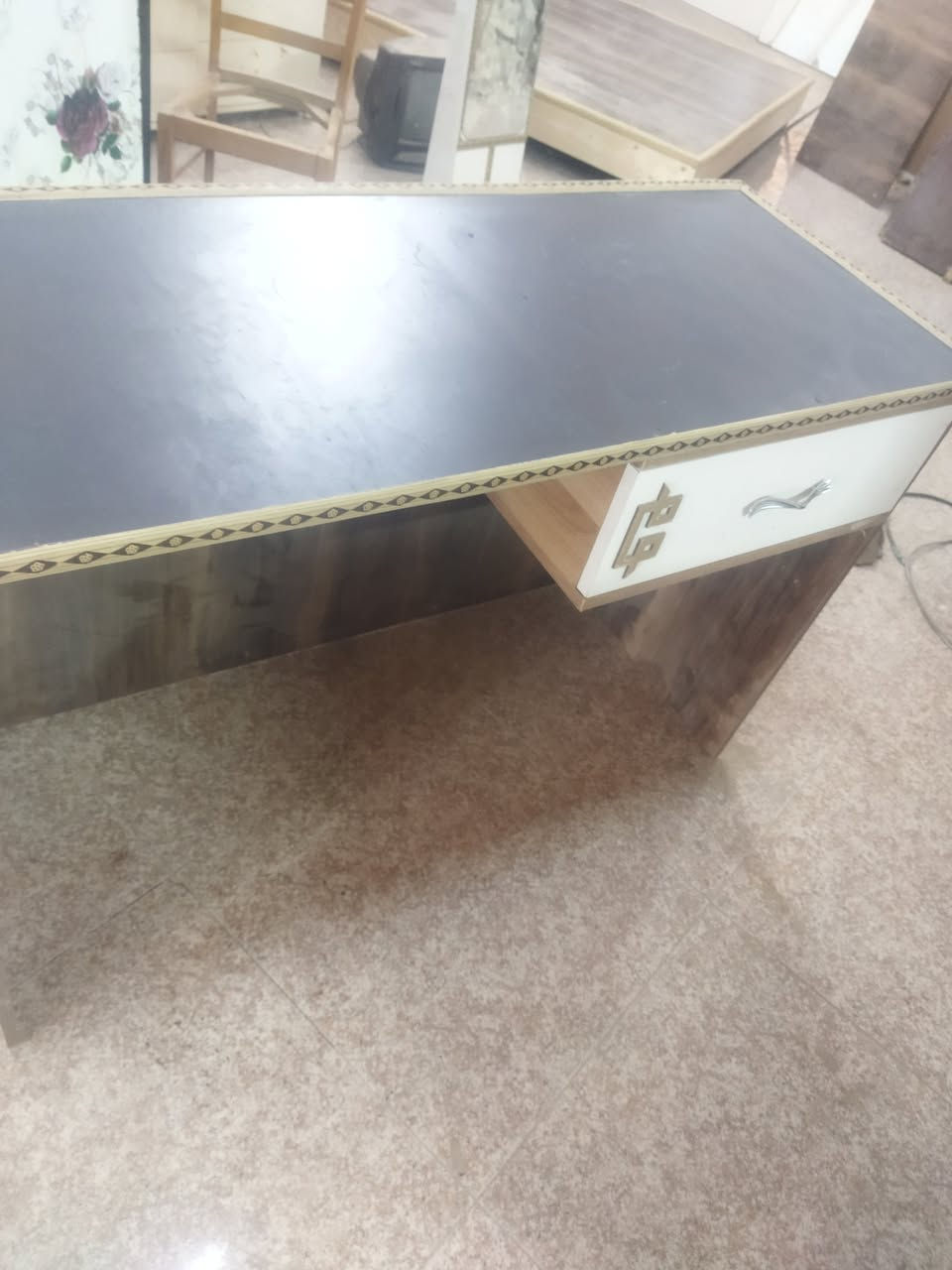 ميز مكتب
طوله 120 
سعره 70


**إذا كنت صاحب هذا الإعلان وتريد حذفه لأي سبب، رجاءا أرسل رسالة إلى الدعم الفني**