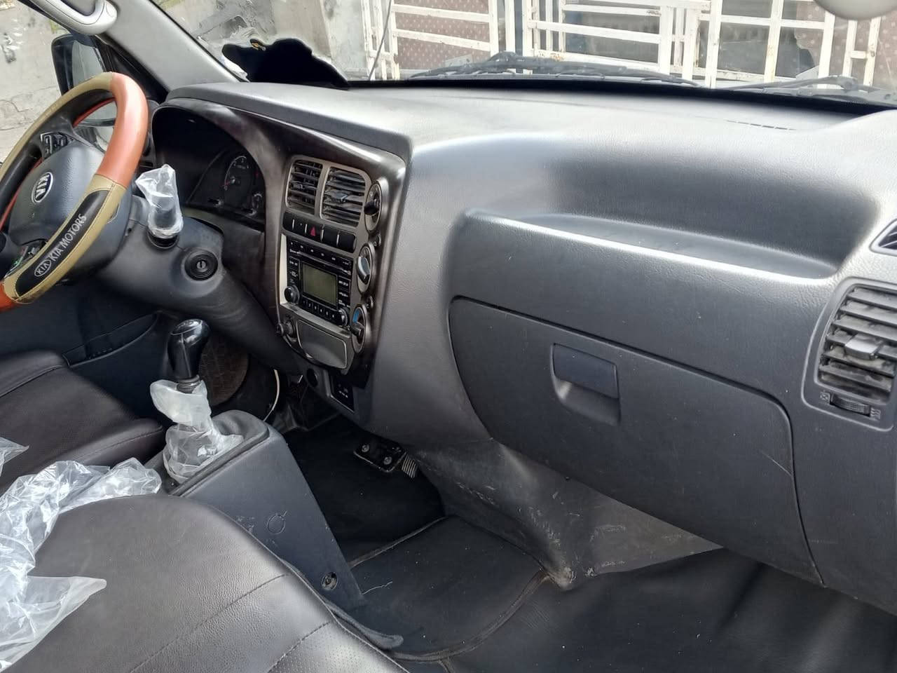 السلام عليكم كيا بنكو للبيع موديل 2016 رقم بغداد الماني سنويه 27 مشروع وطني مكفوله كفاله عامه من الضربه والكص والتبديل والصبغ مكينه 2700 لا صرف ولا بخار مكينه وكير واكسل مكفول شاصي رقم شاصي مكفول سياره جديده ماشيه 124 تخم تاير صدر جديد سياره جاهزه السعر 117 وبيه مجال مكاني بغداد مدينة الصدر الشراي يخابر *********** غير متواجد على الفيس
