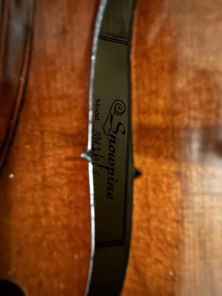 كمان صوت جدا جدا جميل ضهر ميبل حقيقي مو رسم 
الكمان صيني درجة اولى بس شركة مرتبة
قياس ٤على ٤ السعر ١٨٠ الف


**إذا كنت صاحب هذا الإعلان وتريد حذفه لأي سبب، رجاءا أرسل رسالة إلى الدعم الفني**