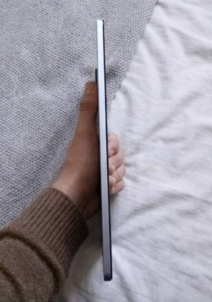 Xiaomi Pad 6S Pro 12.4
📱 للبيع – Xiaomi Pad 6S Pro 12.4 (نسخة 12GB / 512GB)

📍 الموقع: محافضت ميسان

🚫 غير متوفر توصيل

💰 السعر: 560,000 دينار عراقي جديد 715الف (قابل للتفاوض البسيط)

🔹 معالج Snapdragon 8 Gen 2 – أداء قوي للألعاب والشغل الثقيل

🔹 شاشة 12.4 إنج بدقة 3K وتردد 144Hz

🔹 بطارية 10,000mAh مع شحن سريع 120 واط

🔹 سماعات ستيريو (6 سماعات)

🔹 نظام HyperOS

🔹 يدعم القلم والكيبورد

🔹 رام 12GB / تخزين 512GB

📌 نسبة النظافة: 90%

📩 الجاد يتواصل خاص

📌 البيع مستعجل


**إذا كنت صاحب هذا الإعلان وتريد حذفه لأي سبب، رجاءا أرسل رسالة إلى الدعم الفني**