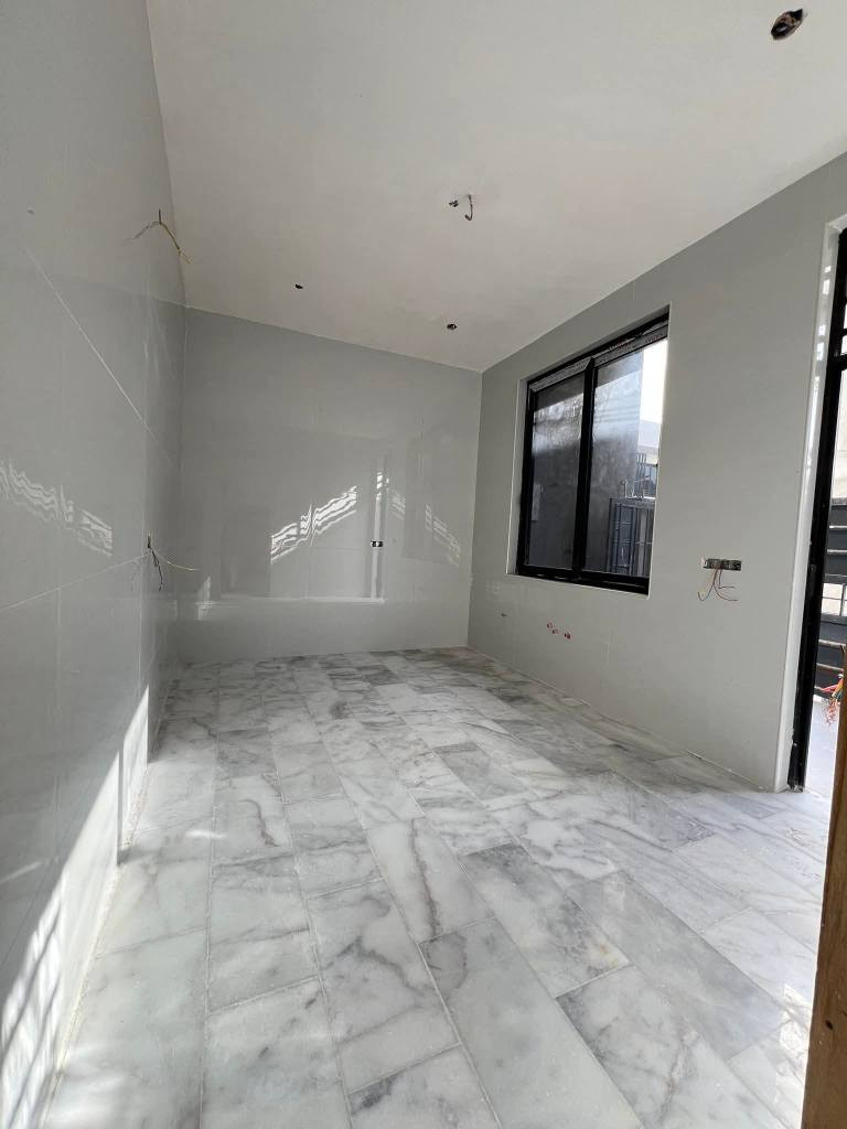 🏠دار للبيــــــــــع (تسليم مفتاح)
فـٓــــي حــــــي الصحــــــة 
خلـــــــف المدينـــــــة المائيــــــة 
_________________
المساحــــــة // 100م #طابـــــو #زراعــــــي #سنــــــد 25
الواجهـــــــــة // 10م
النــــــــــــــزال // 10م
_________________
🧱🏗️ #الطابــــــــــــــق #الأرضـــــــــــــي
غرفــــــــــة وصالـــــــــة وهـــــــــــول ومطبـــــــــخ ومجمــــــــــع صحيــــــــات وطارمــــــــــــة ...
🧱🏗️ #الطابــــــــــــــق #الثانــــــــــــــــي
غرفتيـــــــــن وهــــــــــول ومجمـــــــــع صحيــــــــــات ...

________________💲
للأستفســـــــار عــــــن السعــــــــر يرجـــــــىٰ تـــــــرگ تعليـــــق (السعـــــــــر) #وسيتــــــم #الـــــرد #خــــاص 
________________💲

#مكتـــــــــب
           🧱🏗️أمــــــــلاك بابــــــــل للعقـــــــار🧱🏗️
#الكائـــــــــن
                                واتســــــــاب 
        ***********📞☎️📞***********
   شارع_الكرامة_قرب_الضريبة_مقابل_التخطيط_العمراني
_____________________________________________ حلة, بابل
