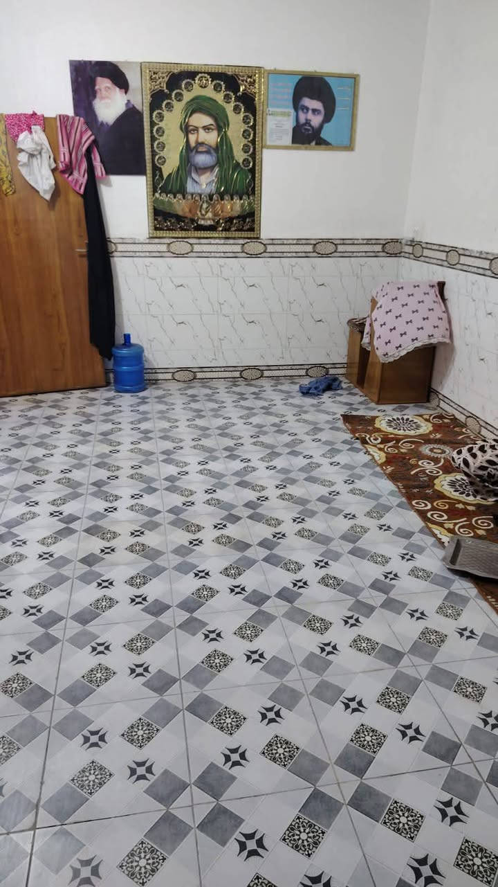 بيت للبيع طابو صرف النجف حي ميسان قطاع 24خلف شارع الكيات مساحه 100متر يحتوي على غرفه وصاله واستقبال ومطبخ وصحيات والطابق الثاني يحتوي على غرفه وصاله 
صب كونكريت ارضيه بورسلين جدران سيراميك 
ملاحظه الطابق الثاني يحتاج لبخ وارضيه 

السعر المطلوب 88مليون وبي مجال 

للاستفسار والمعلومات الاتصال بنا *********** 

او مراجعه مكتب ألروان للوساطه العقاريه والمقاولات العامه 

عنوان المكتب حي ميسان ع الشريط قرب صيدليه الشراع مقابل الاستداره مباشر 

عندك بيت عرصه للبيع راسلنه وات ساب وتدلل
