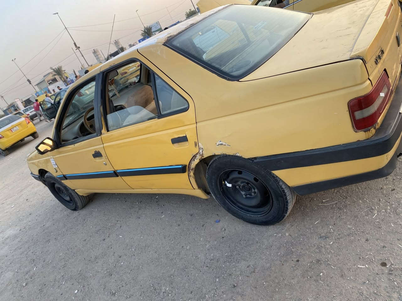 السلام عليكم بيجو 2010مكينه وكير خير من الله تخم تاير تبريد يحتاج غاز رقم نغليزي البكان وره الشعب وقم واتساب ***********
