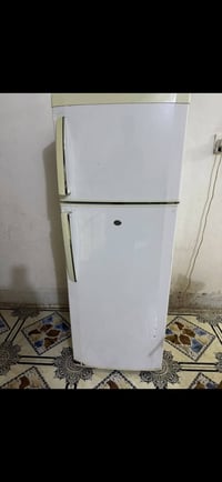 ثلاجة 10قدم كونكورد نظيفه جدآ مثل ما واضح بصورة العنوان بغداد الدوره و...