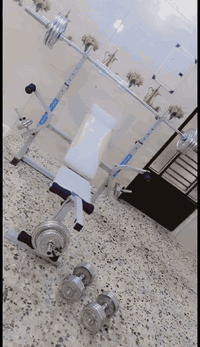 مصطبه متعدده مع شفت اولمبي مع وزن 60 كيلو مع دنبلاصات 40 كيلو مع اوزان المجموع 125 كيلو بغداد الشعب ***********
